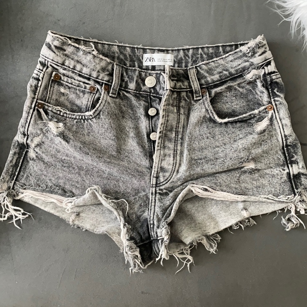 Gray Zara jean shorts